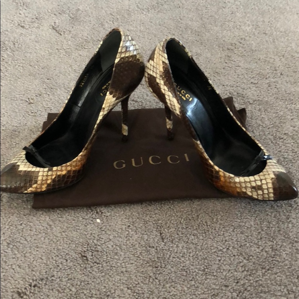 Authentic Gucci Python heels. Hello!!!!! - Picture 3 of 8